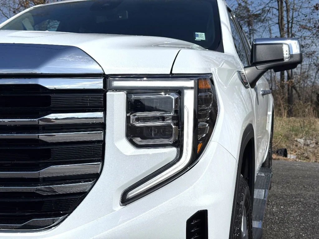 2026 GMC Sierra 1500 SLT - Photo 16