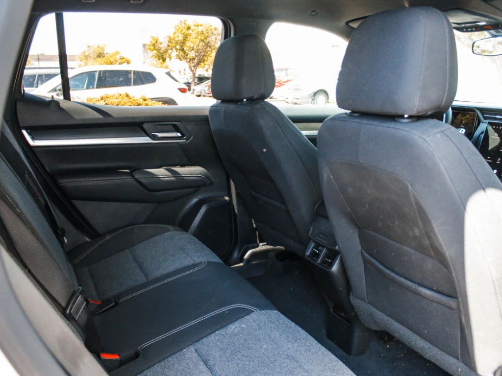 Used 2025  GMC AWD Elevation image 24