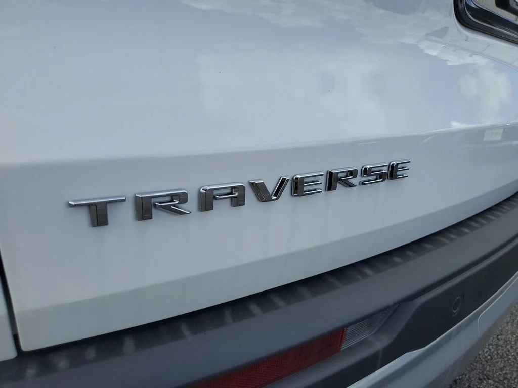 New 2026 Summit White Chevrolet LT image 39