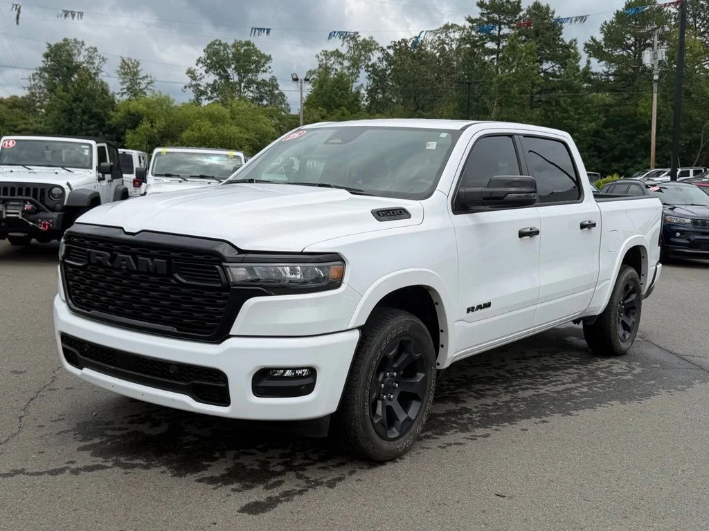 Used 2025 White Ram Big Horn/Lone Star image 8
