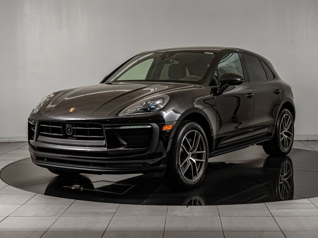 2025 Porsche Macan's photo