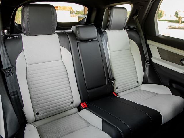 New 2024 Silicon Silver Land Rover SE image 23