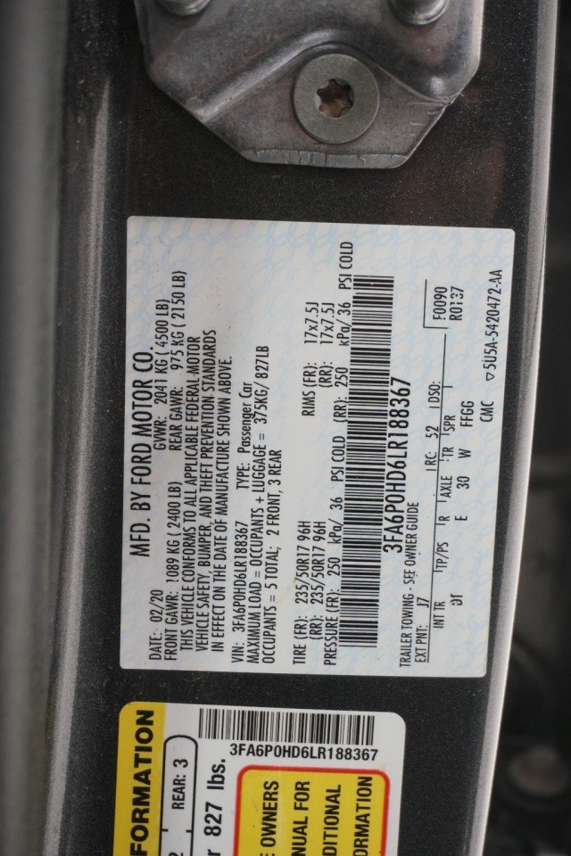Used 2020 GREY Ford SE image 36