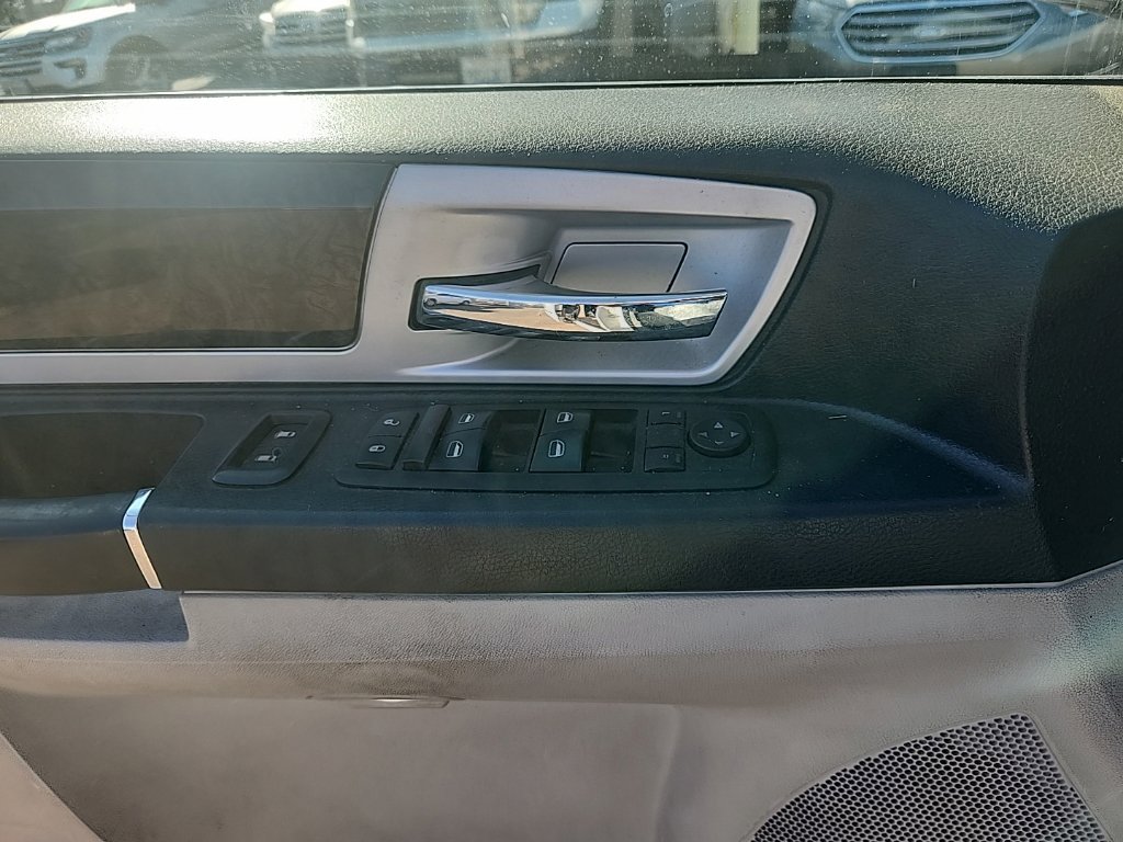 Used 2010 Stone White Dodge SXT image 25