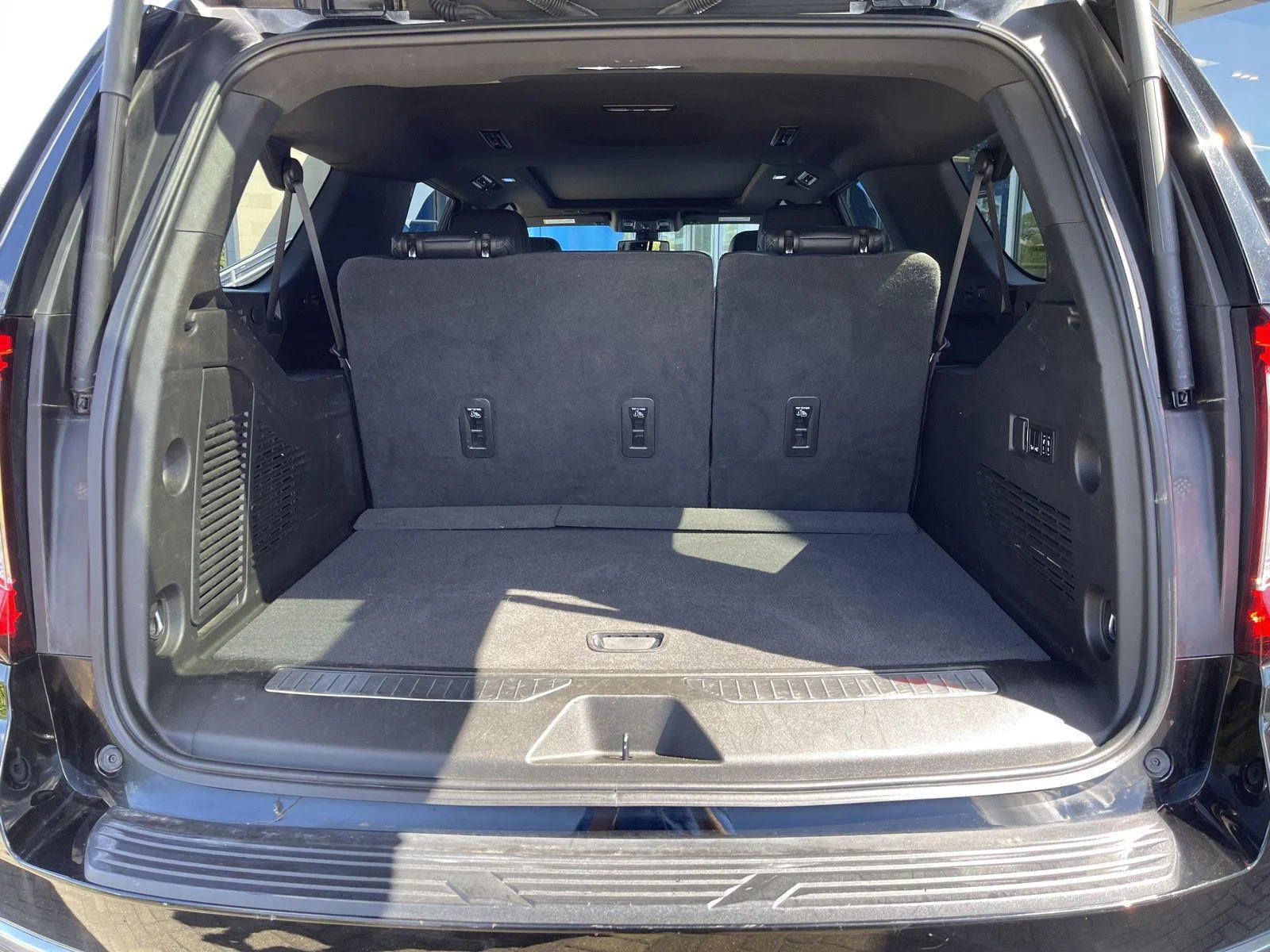 Used 2022 Onyx Black GMC Denali image 45