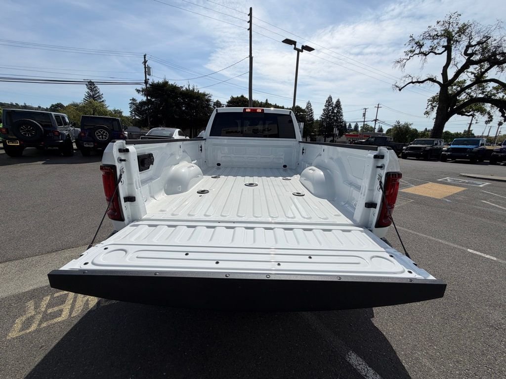 New 2026 Bright White Clear-Coat Exterior Paint RAM Tradesman image 25