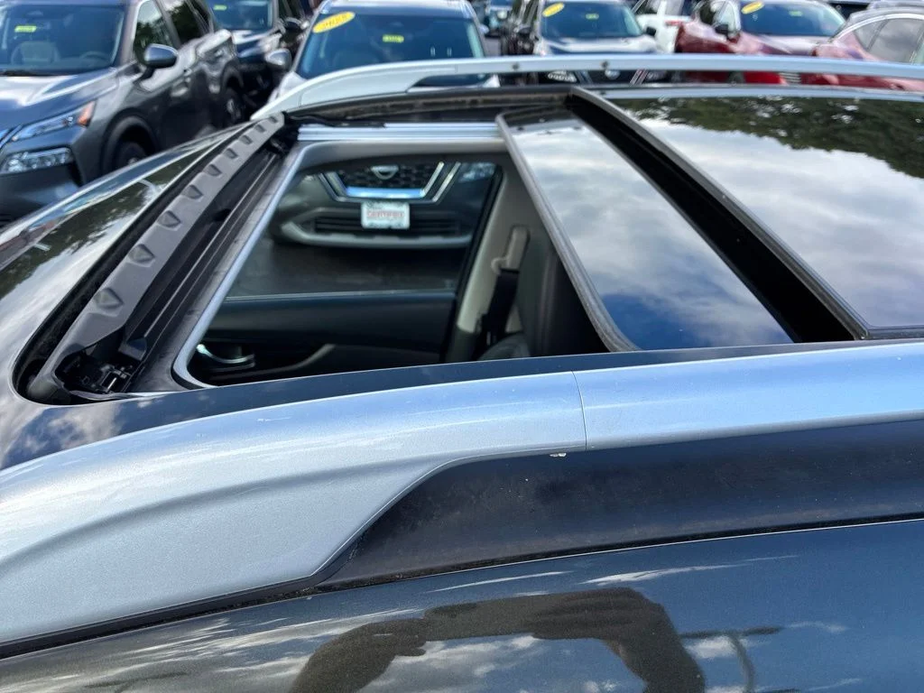 Certified Used 2017 Black Nissan SL image 22