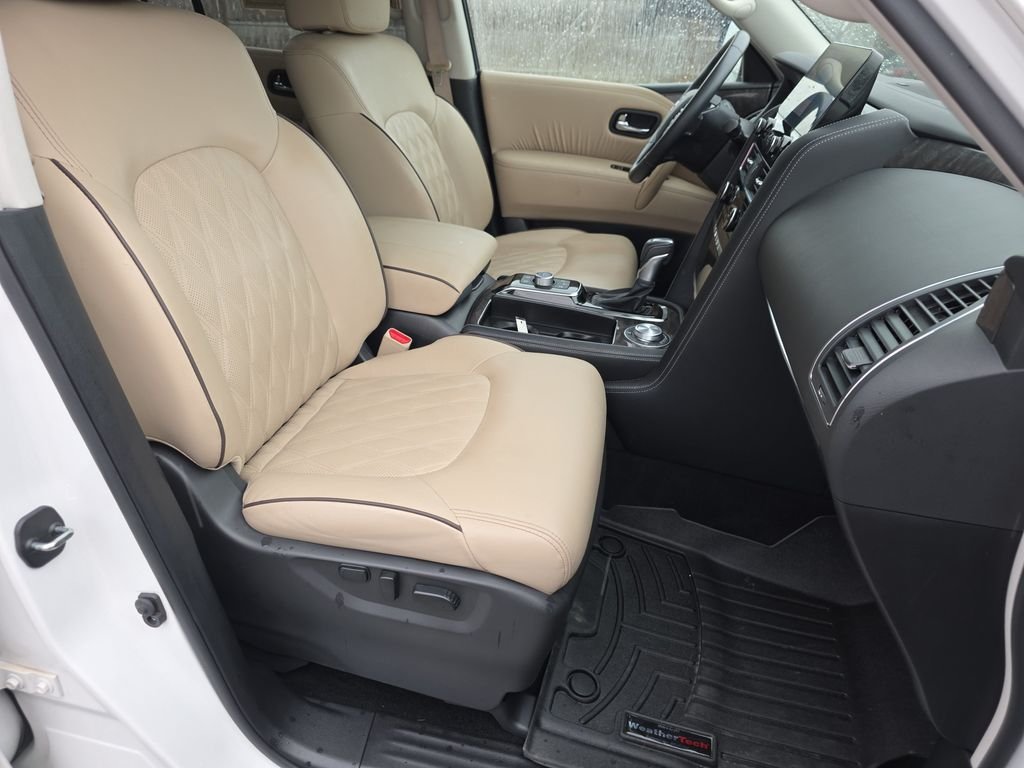 Used 2023 White Nissan Platinum image 42