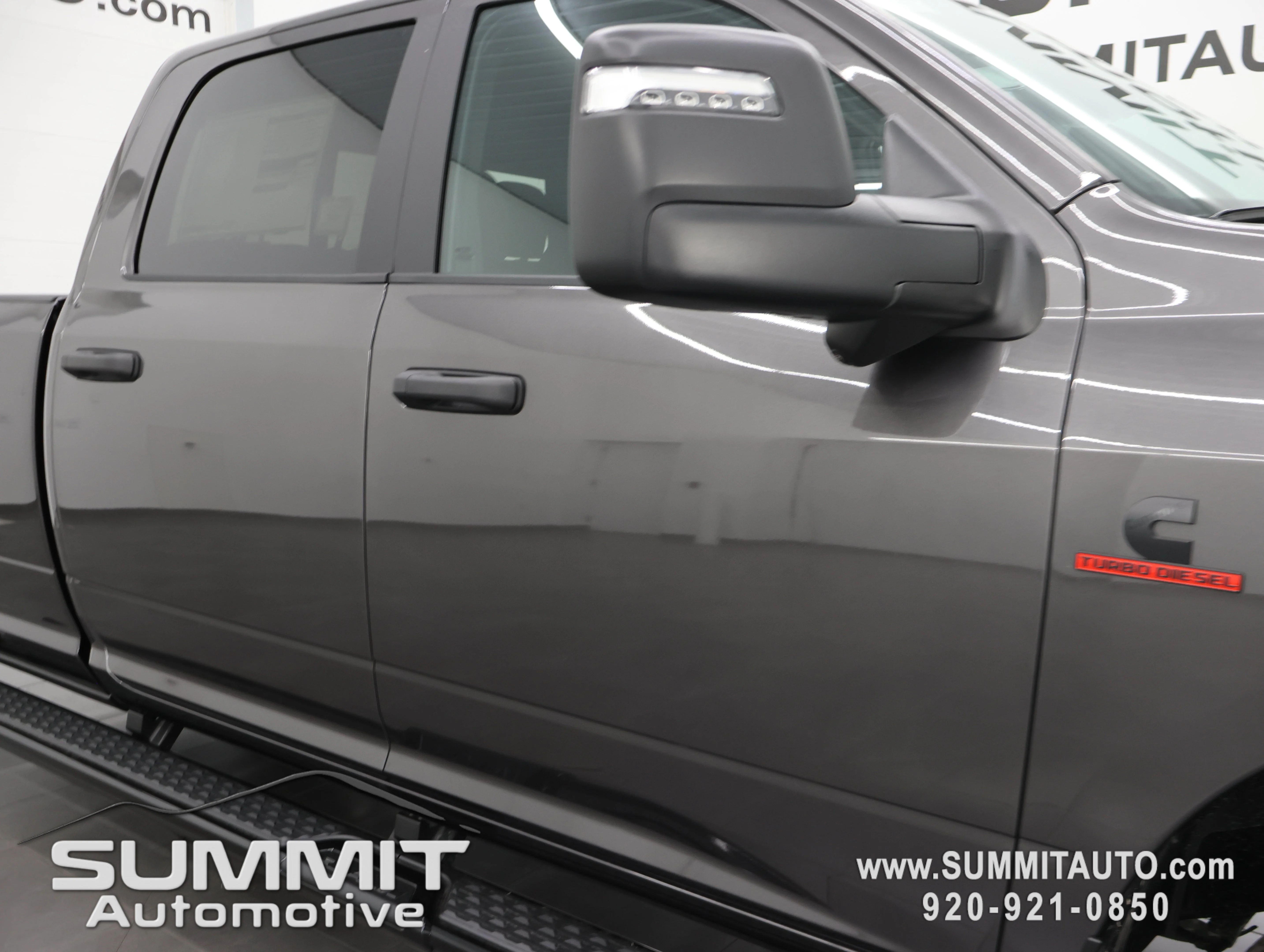 New 2026 Granite Crystal Metallic Clear-Coat Exterior Paint RAM Big Horn image 28