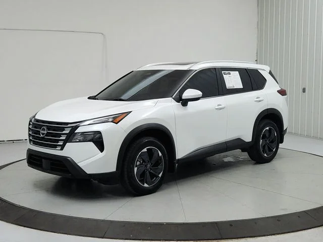Used 2024 White Nissan SV image 3
