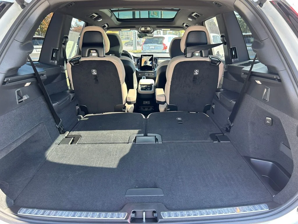 2026 Volvo XC90 Plus - Photo 20