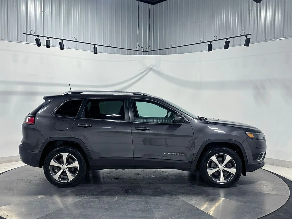 Used 2020 Gray Jeep Limited image 10