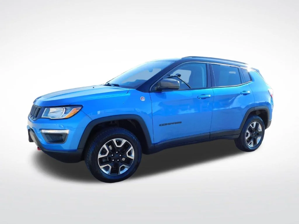 Used 2018 Blue Jeep Trailhawk image 7