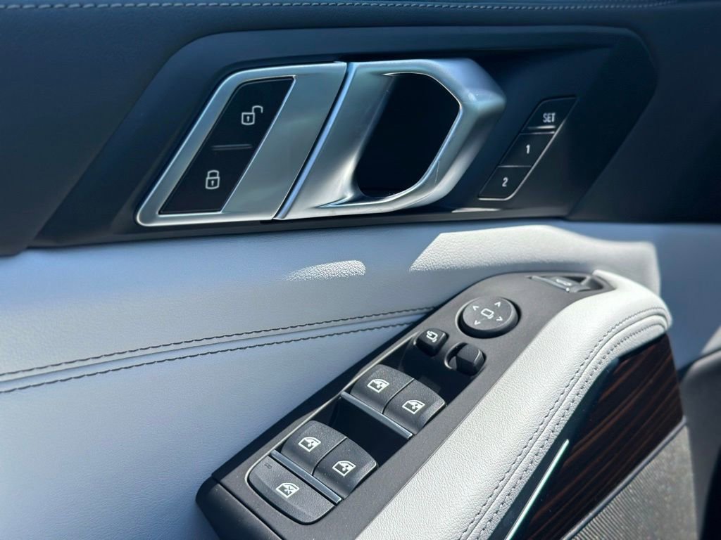 New 2026 Black Sapphire Metallic BMW xDrive40i image 18