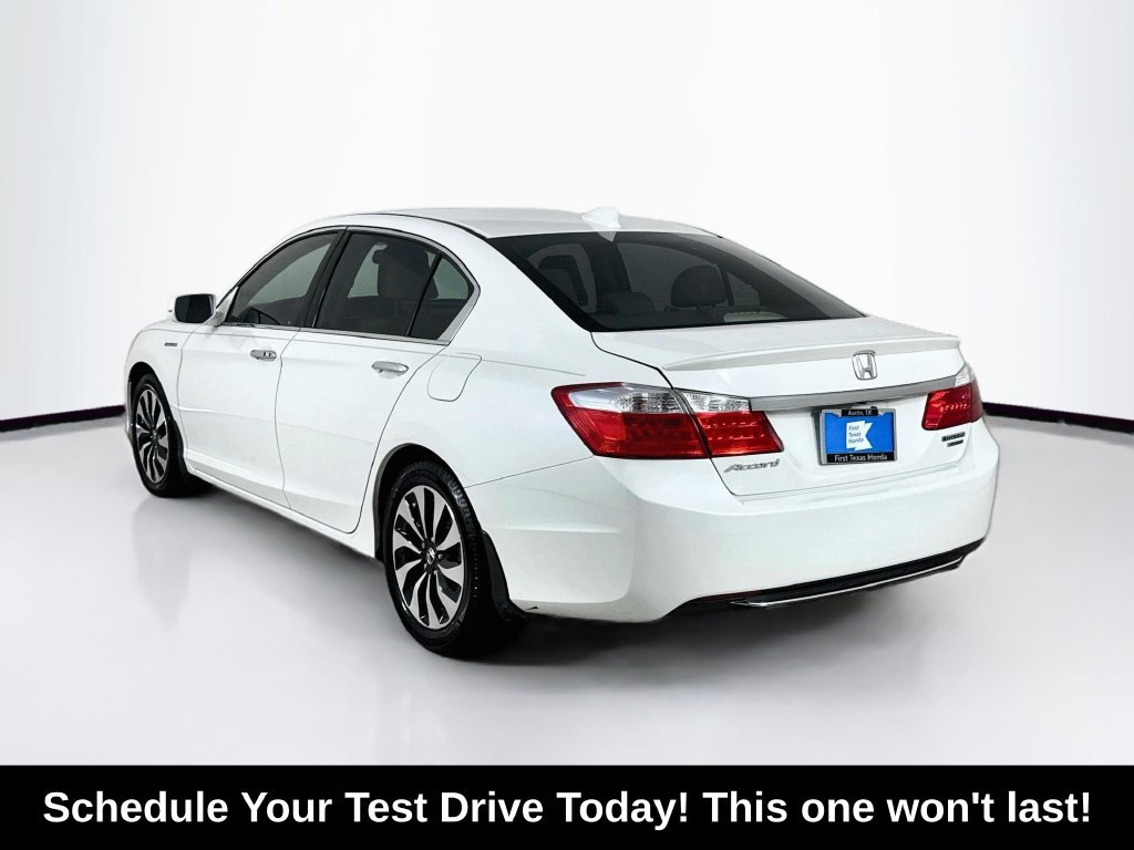 Used 2015 White Orchid Pearl Honda Touring image 5