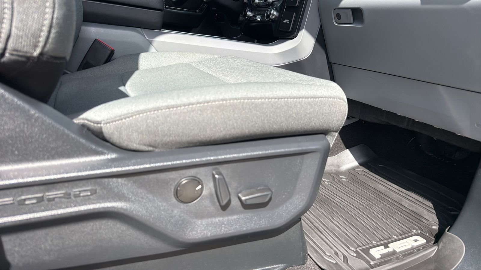 Used 2024 Blue Ford XLT image 24