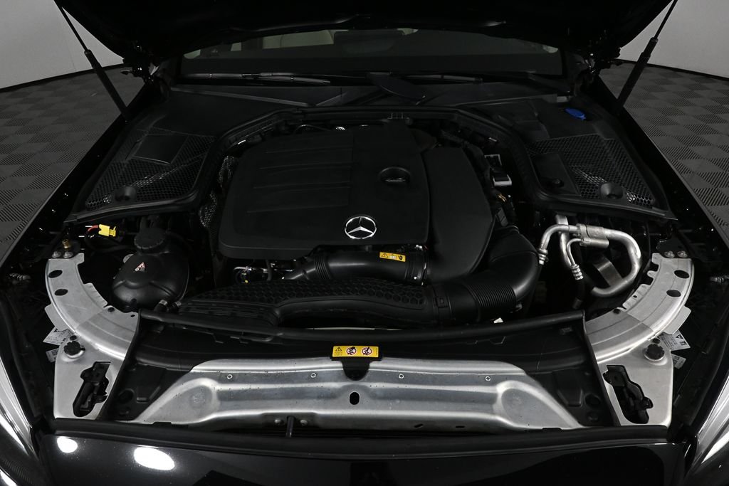 Used 2021  Mercedes-Benz C 300 image 32
