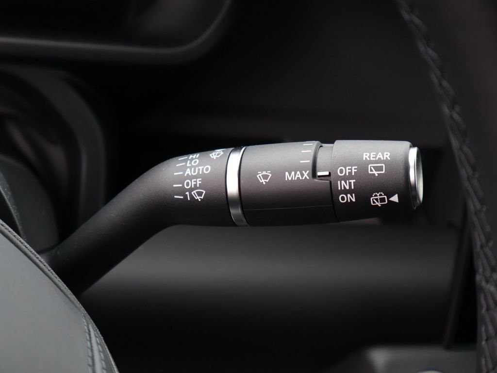 New 2026 Santorini Black Land Rover V8 image 32