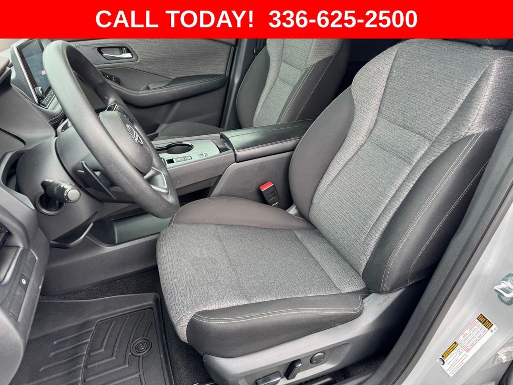 Used 2022 Silver Nissan SV image 11