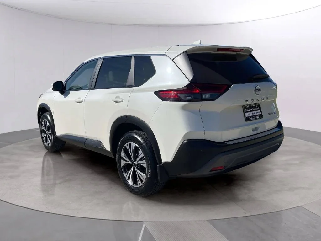 Used 2023 Pearl White Tricoat Nissan SV image 3