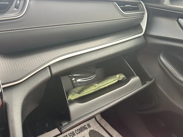 Used 2025 White Jeep Laredo image 37
