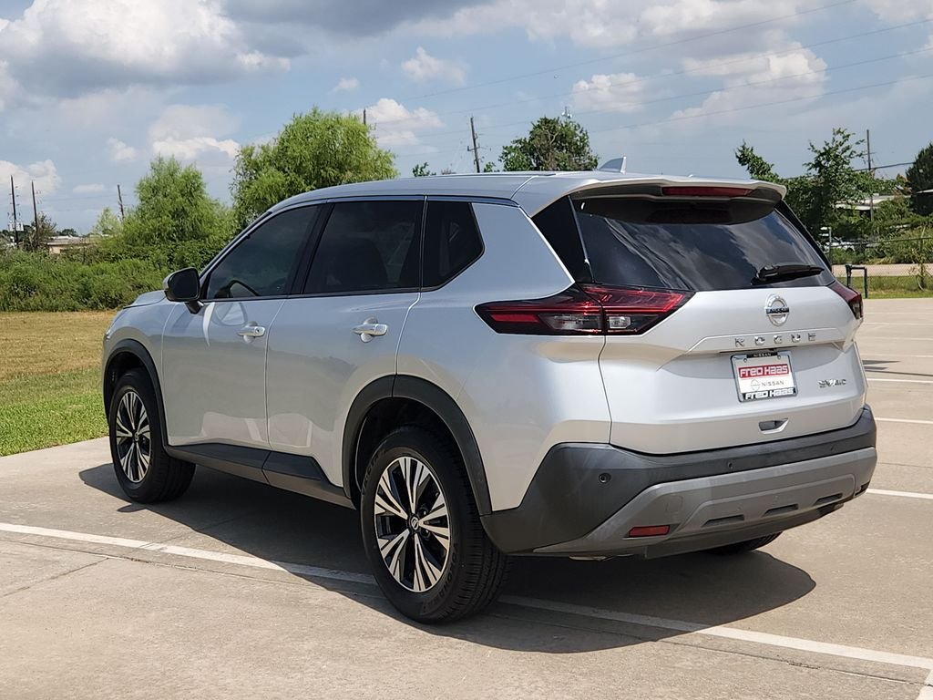 Used 2021 Silver Nissan SV image 7
