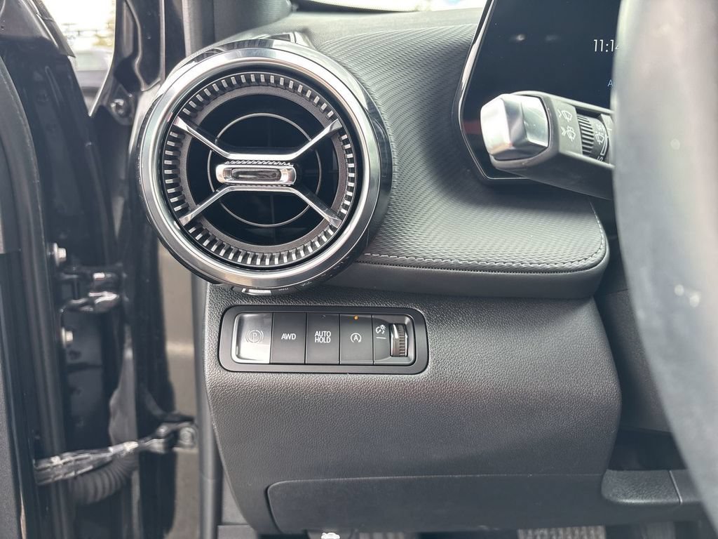 2025 Chevrolet Equinox LT - Photo 22