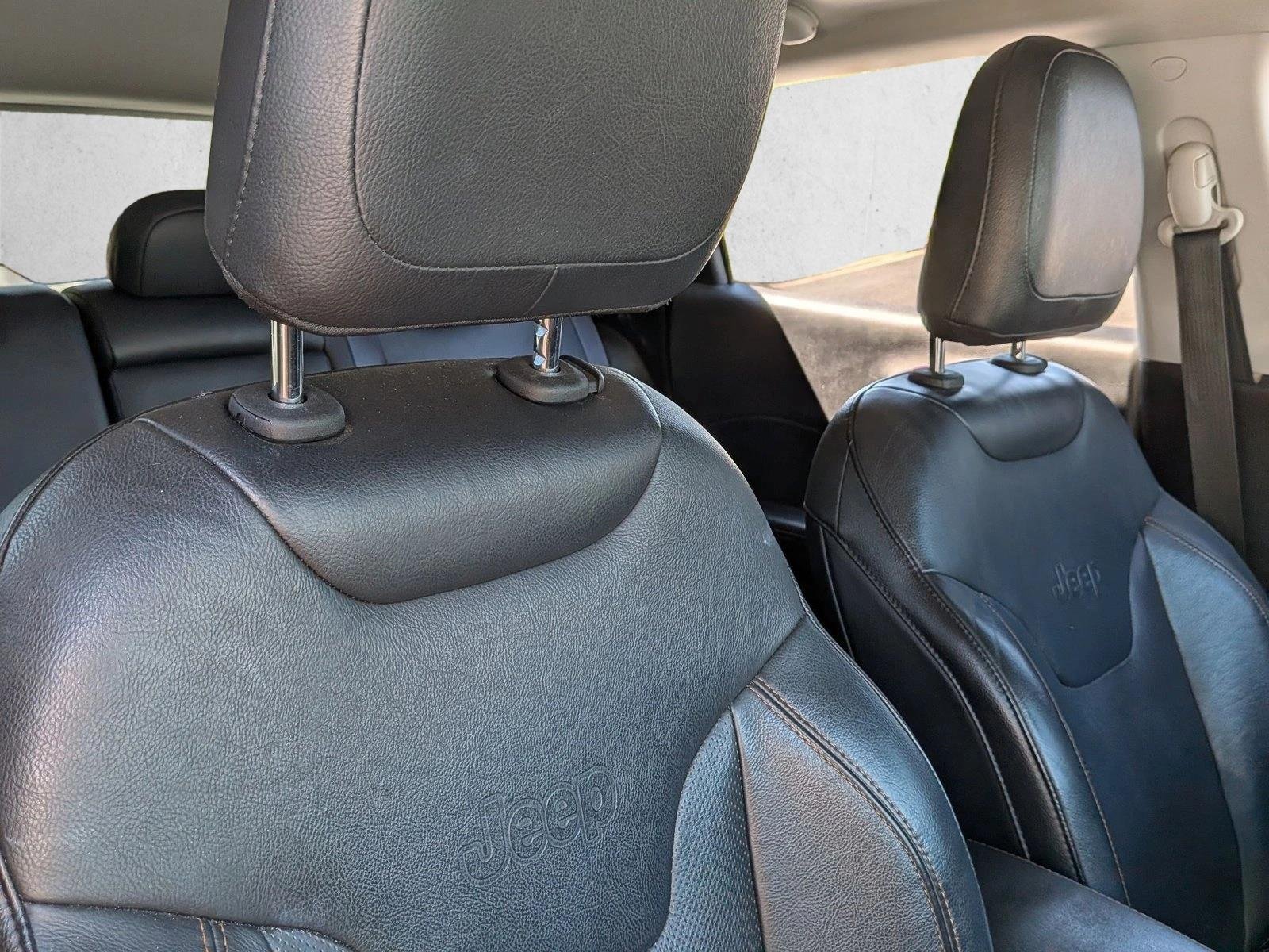 Used 2018 Granite Crystal Metallic Clearcoat Jeep Limited image 11