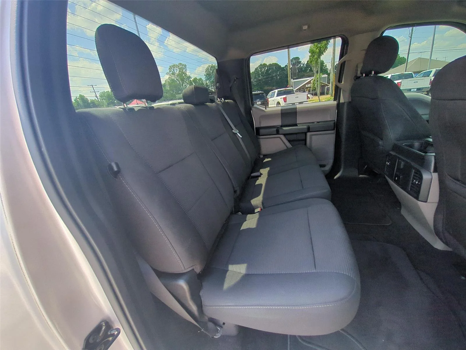 Used 2018 Ingot Silver FORD  image 33