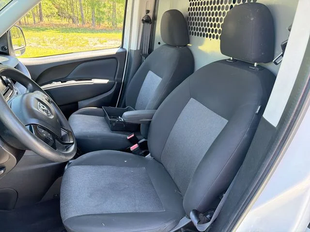 Used 2022 White Ram Base image 15