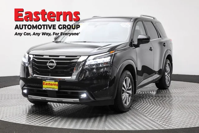 2022 Nissan Pathfinder SL