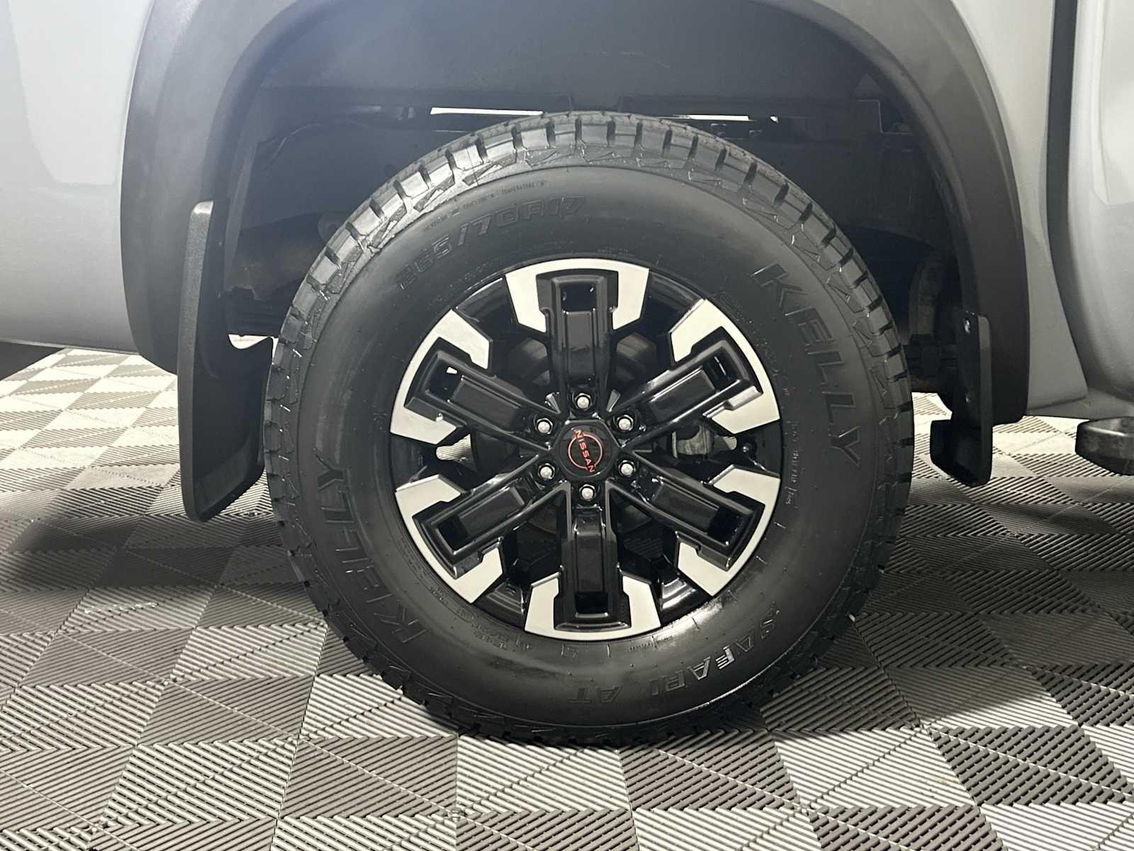 Used 2024 Boulder Gray Pearl Nissan PRO-4X image 25