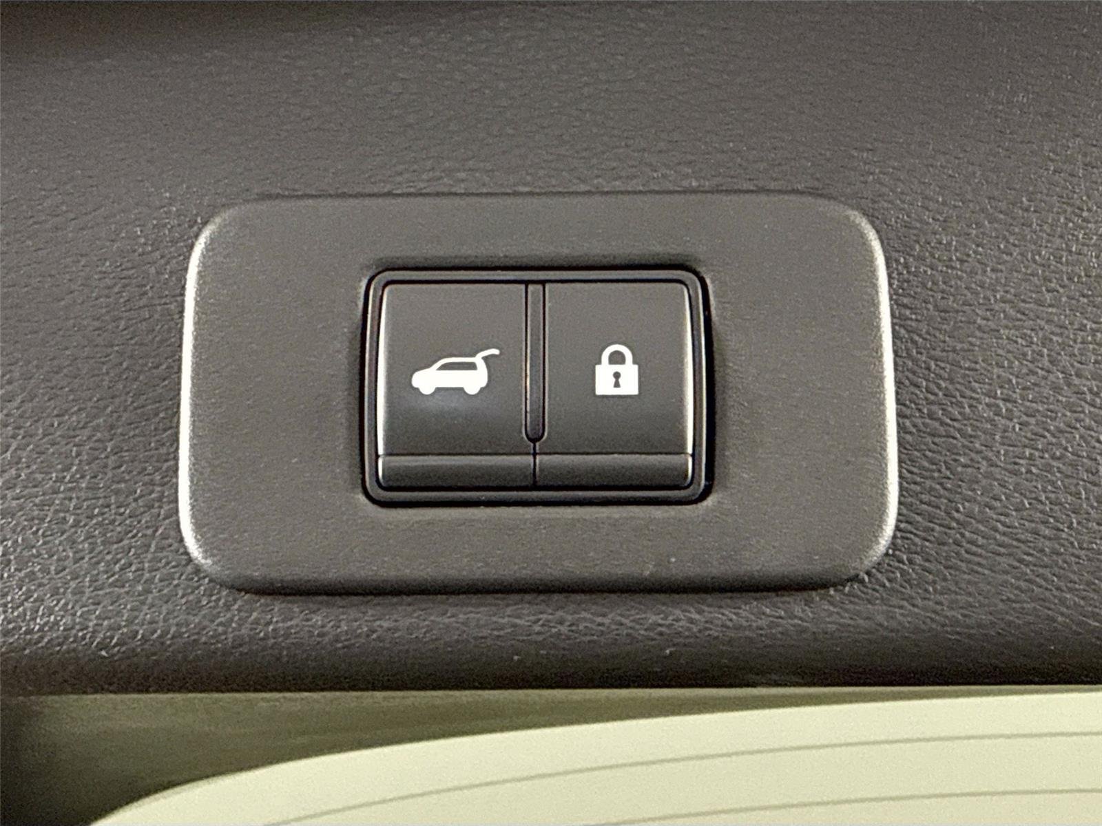 Used 2025 Scarlet Ember Tintcoat/Super Black Nissan SL image 40
