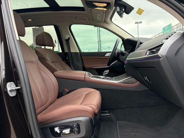 Used 2022 Brown Metallic BMW xDrive40i image 34