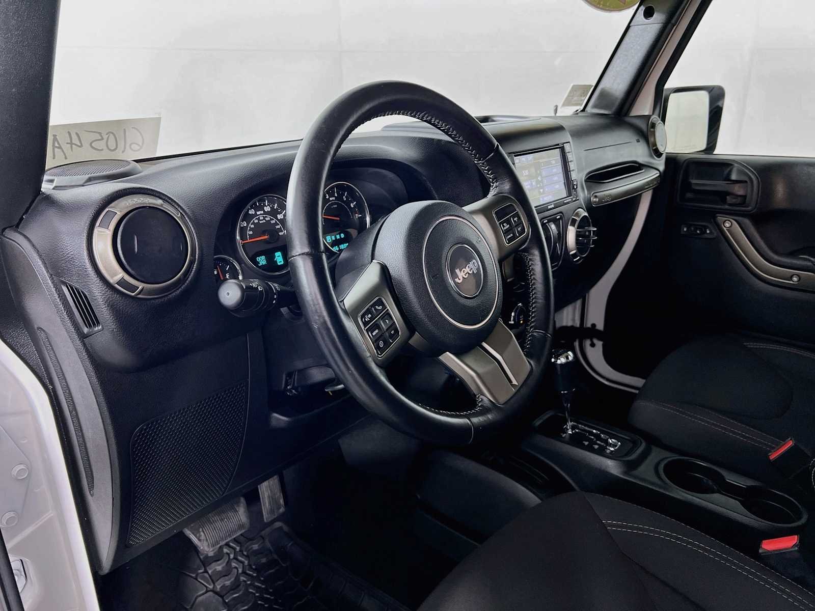 Used 2018 Bright White Clearcoat Jeep Golden Eagle image 9