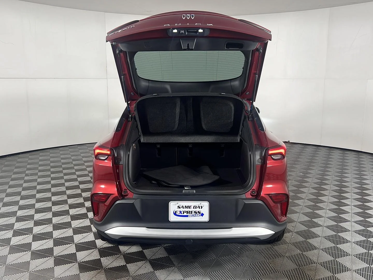 Used 2024 Cinnabar Metallic Buick Preferred image 6