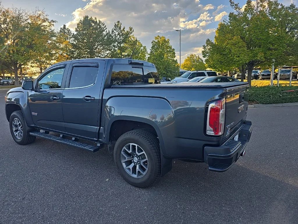Used 2015 Cyber Gray Metallic GMC SLE1 image 3