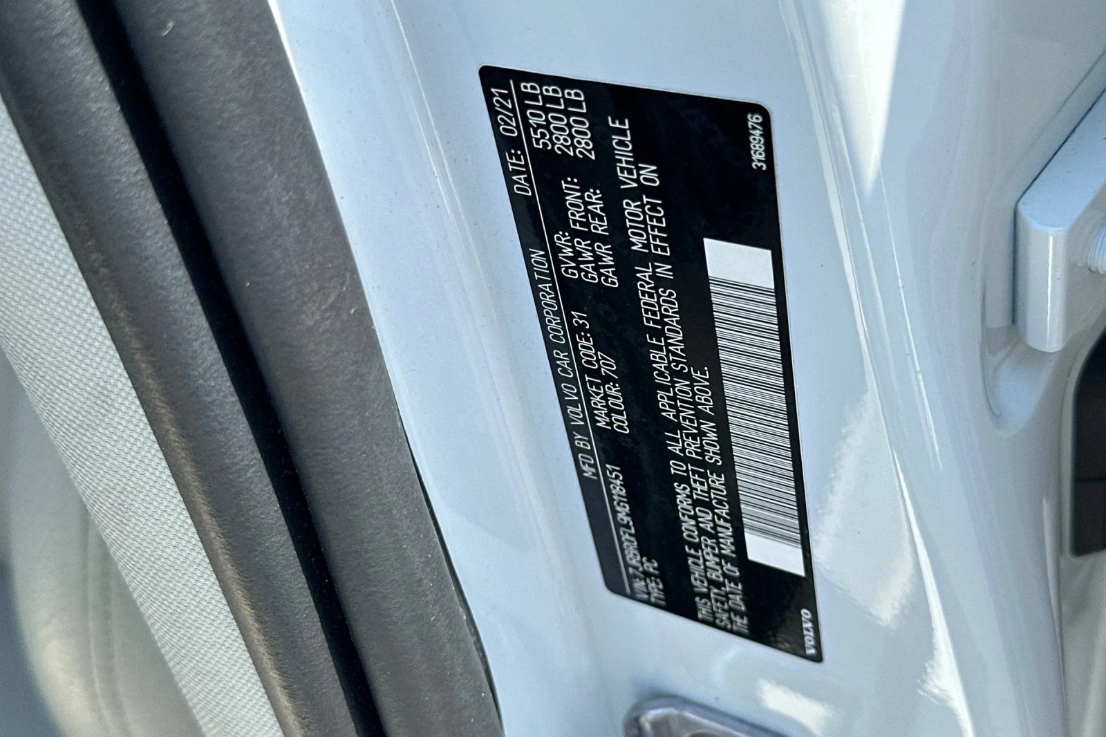 Used 2021 White Volvo T8 Inscription image 34