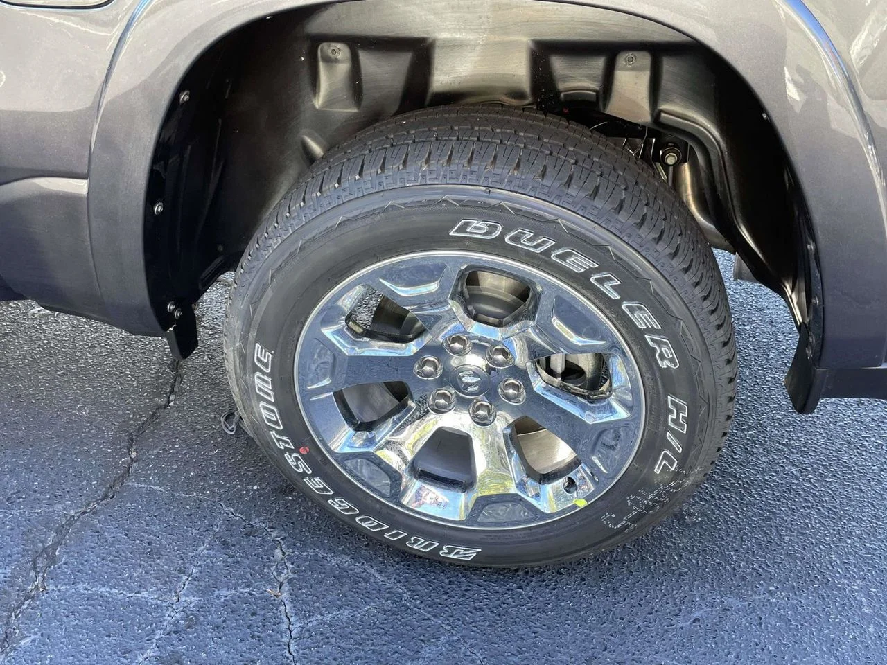 New 2026 Granite Crystal Metallic Clear-Coat Exterior Paint RAM Big Horn/Lone Star image 37