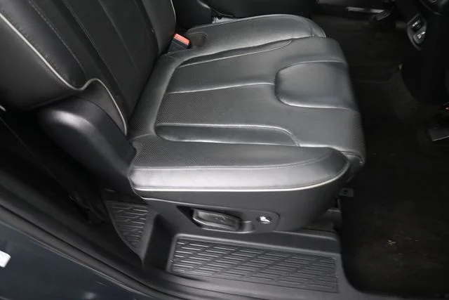 Used 2020 Steel / Graphite Hyundai Limited image 26
