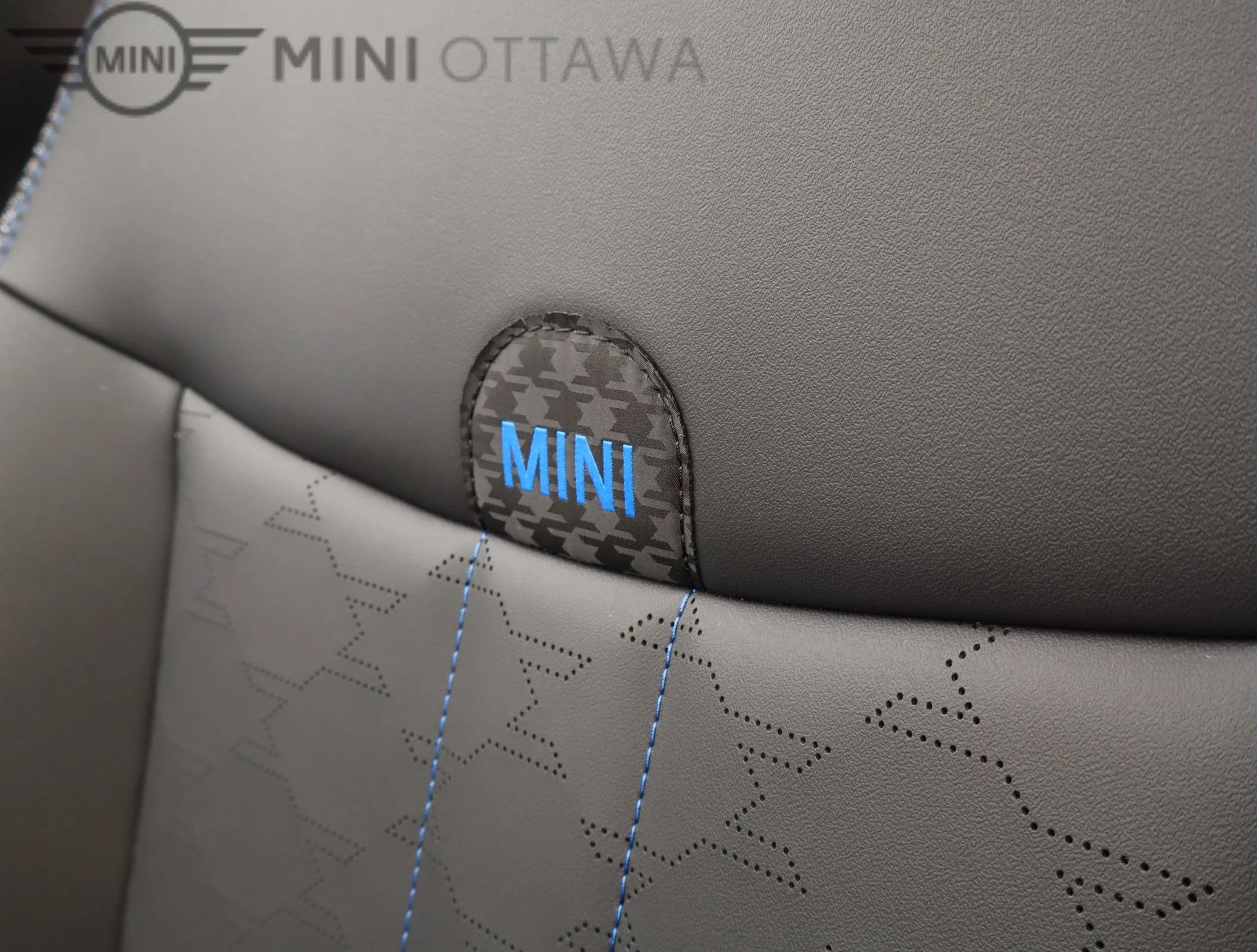 New 2026 Melting Silver III Metallic MINI Cooper C image 5