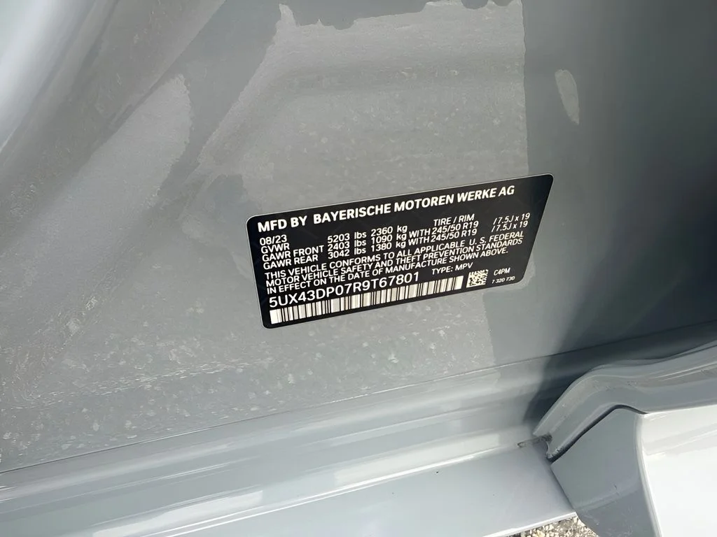 Used 2024 Gray BMW sDrive30i image 38