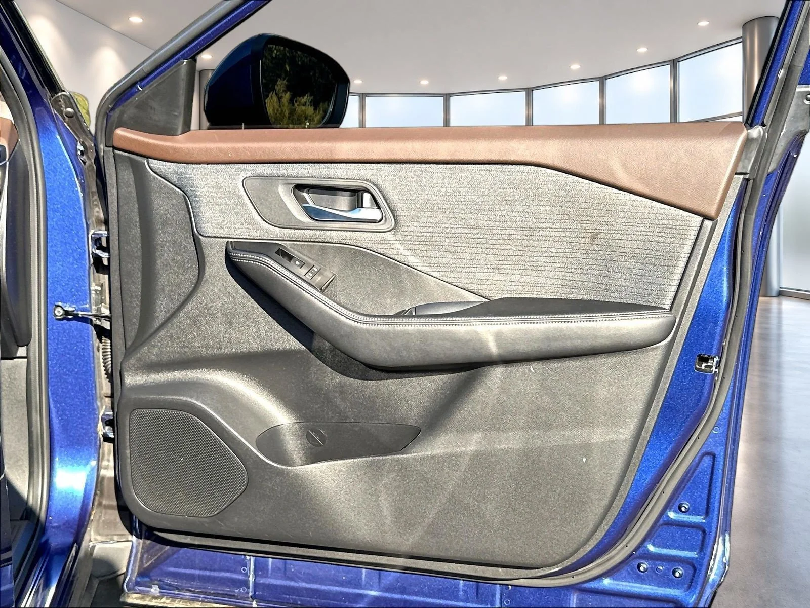 Used 2023 Caspian Blue Metallic Nissan SV image 31