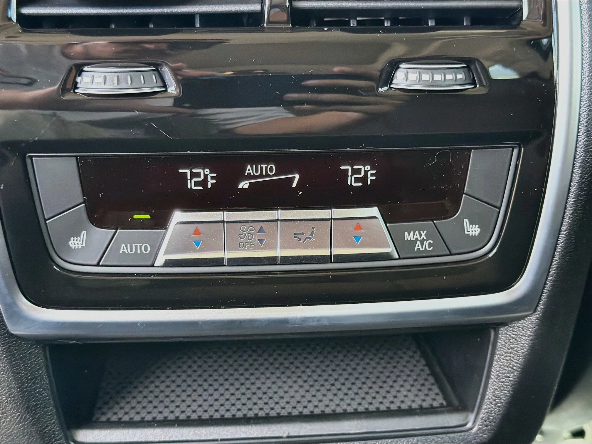 New 2027 Manhattan Green Metallic BMW xDrive40i image 21