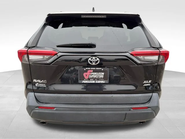 Used 2021 Black Toyota XLE image 6