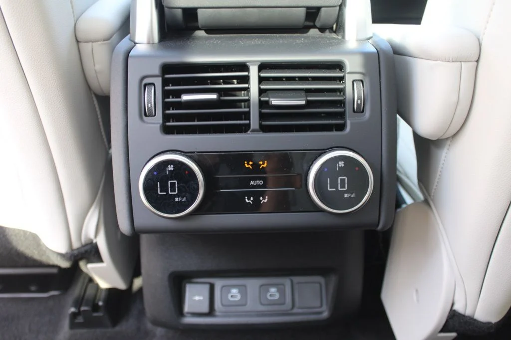 Certified Used 2025  Land Rover Dynamic SE image 35