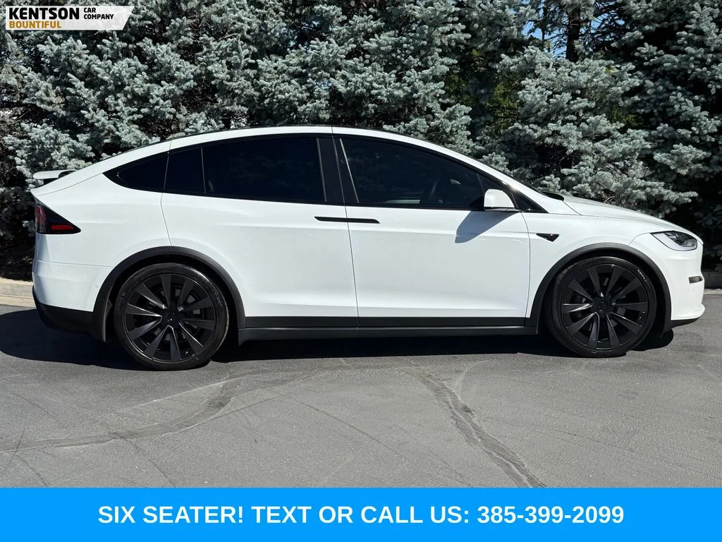Used 2022 White Tesla Plaid image 11