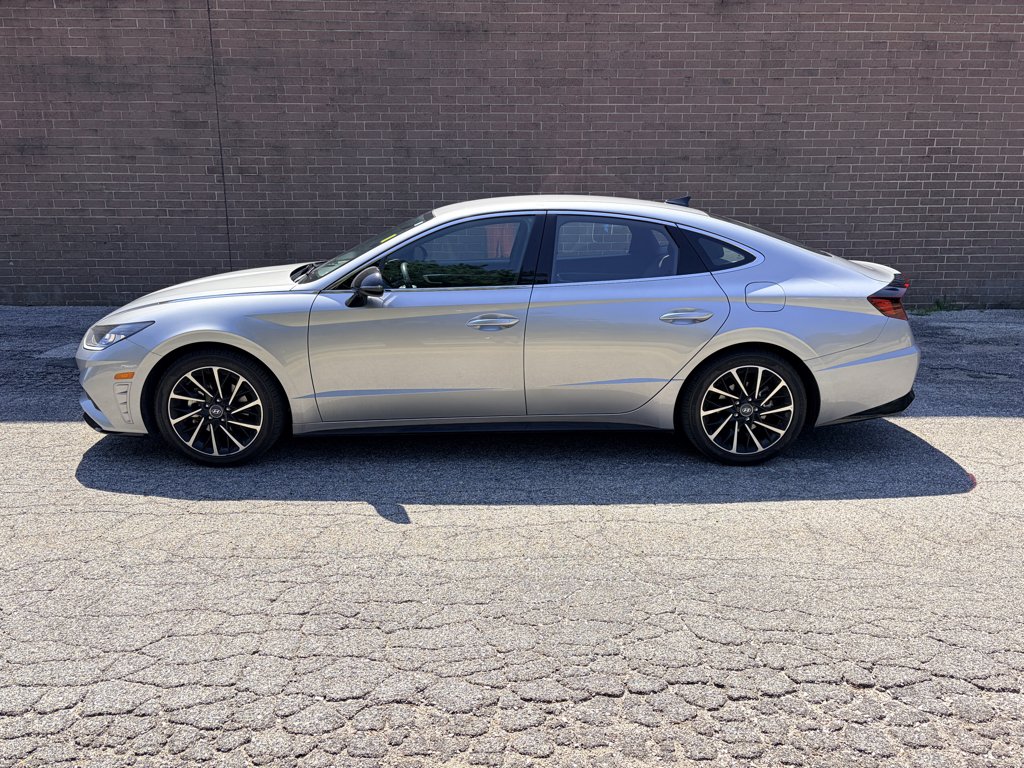 Used 2020 Shimmering Silver Pearl Hyundai SEL Plus image 2