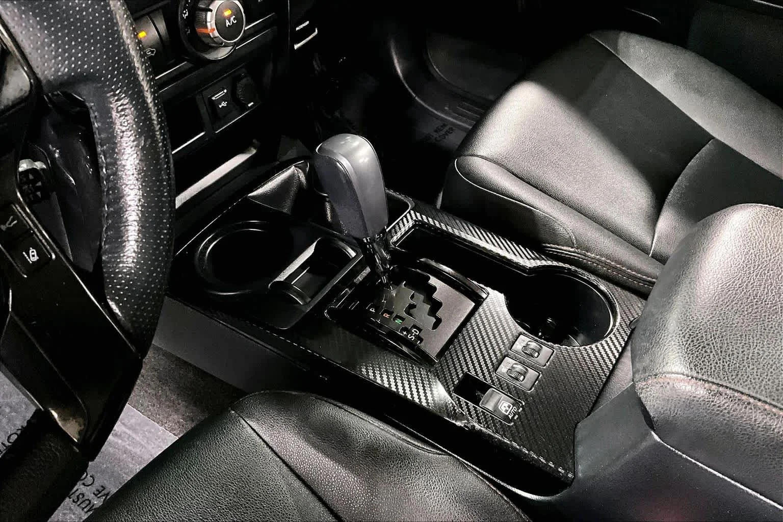 Used 2021 Classic Silver Metallic Toyota Venture image 17