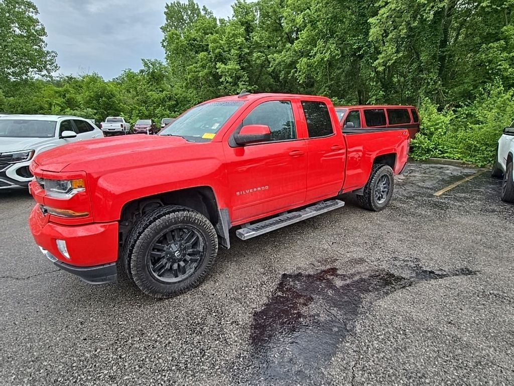 Used 2018 Chevrolet Silverado 1500 LT Z71 with VIN 1GCVKRECXJZ242850 for sale in Kansas City
